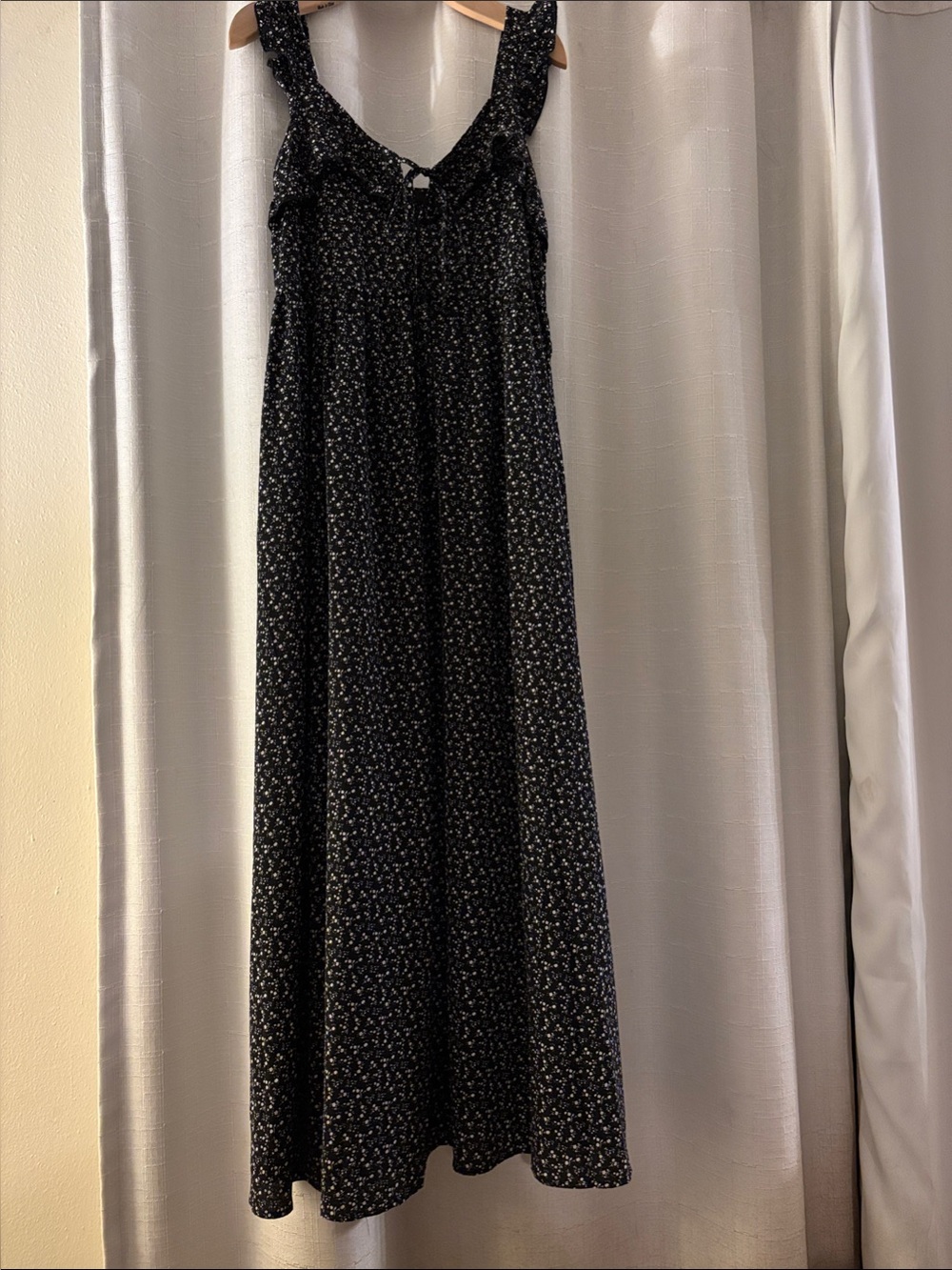 Lulu's Black Floral Maxi Dress with Ruffled Straps - Size M‎